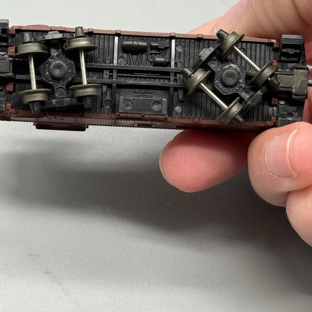 Atlas vintage scale